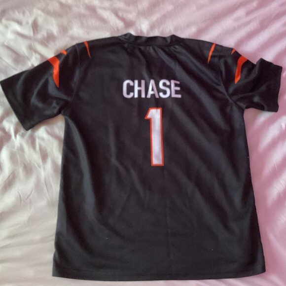 EUC Boys Ja'Marr Chase Bengals Jersey - Size Large - Picture 2 of 4